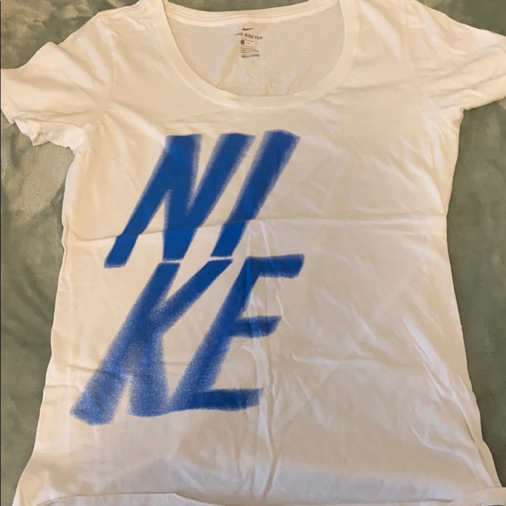 Nike tshirt